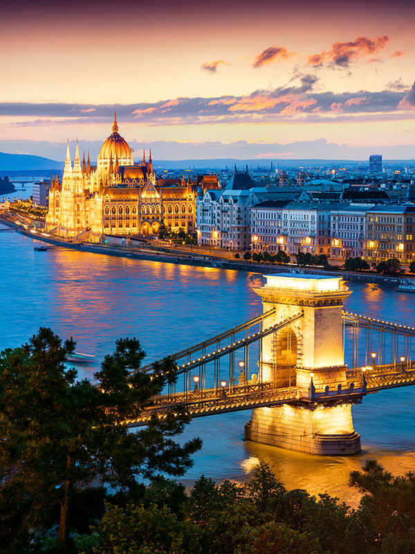 Budapest_Parliament-and-Chain-Bridge