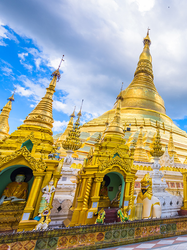 Yangon_Shwedagon-Pagoda